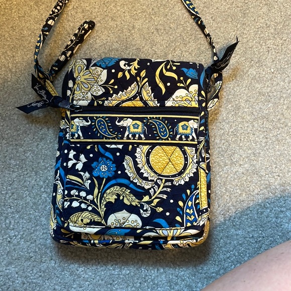 Vera Bradley Handbags - Vera Bradley bag